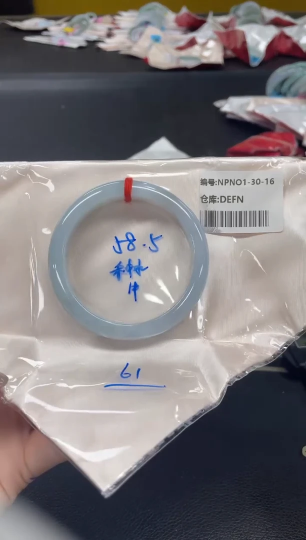 未镶嵌手镯翡翠翡翠手镯