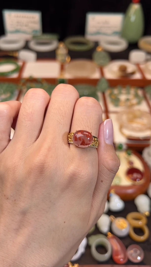 18K金镶嵌南红玛瑙戒指福利