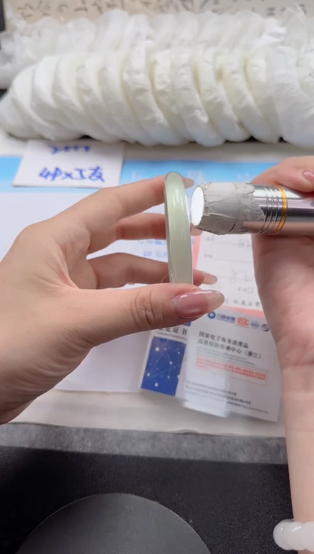 未镶嵌手镯石英质玉183-56.2