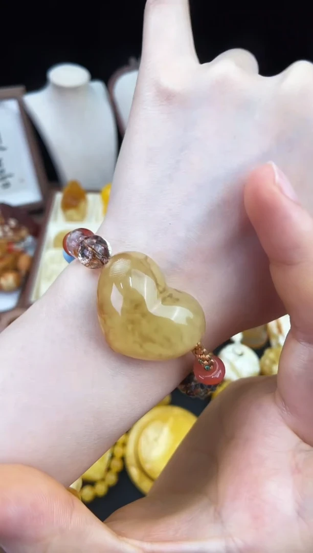 琥珀未镶嵌珠宝奇石柒月