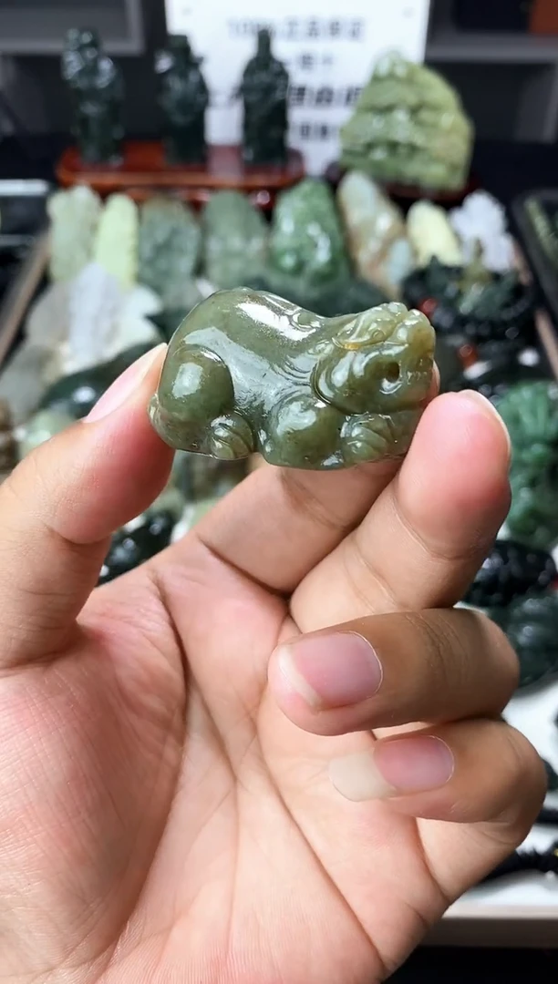 颈饰未镶嵌和田玉1