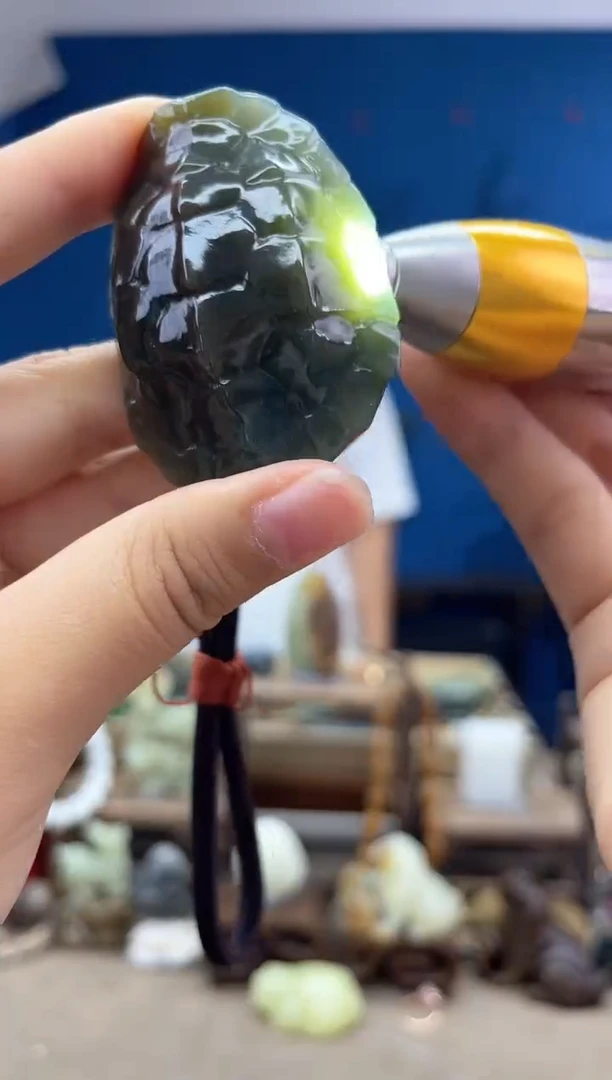 和田玉未镶嵌颈饰1