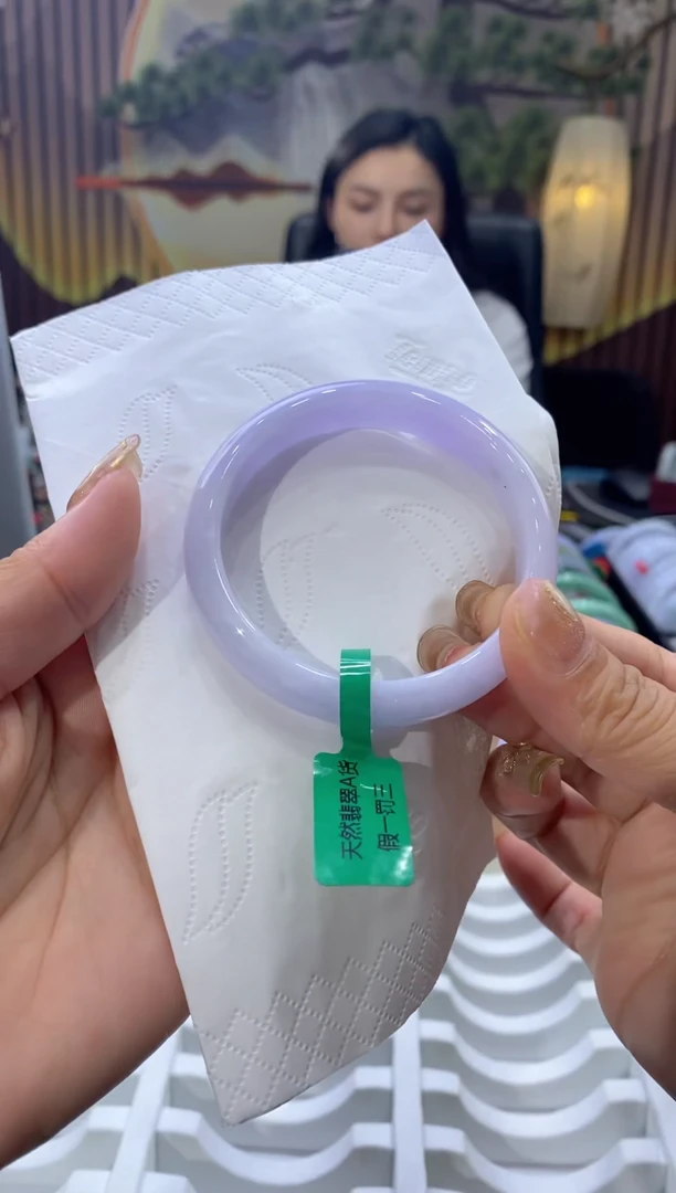 翡翠手镯未镶嵌多人07401