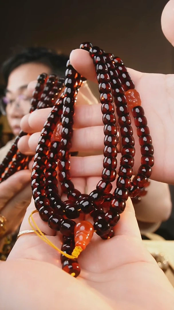 裸石琥珀未镶嵌清*9+血珀老型108