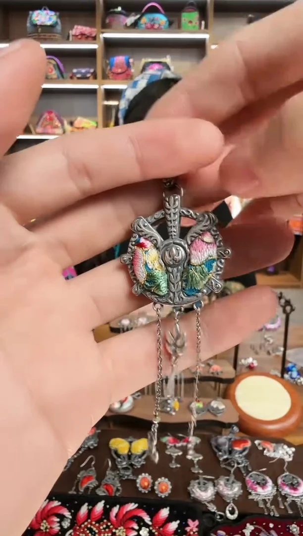 【闪购商品】织绣244蒙阿苏苗绣传承