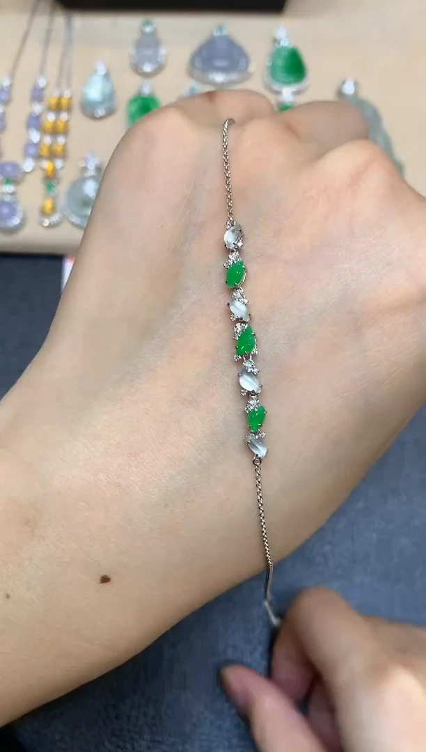 18K金镶嵌手链翡翠随形【无服务费【48小时鉴赏期】