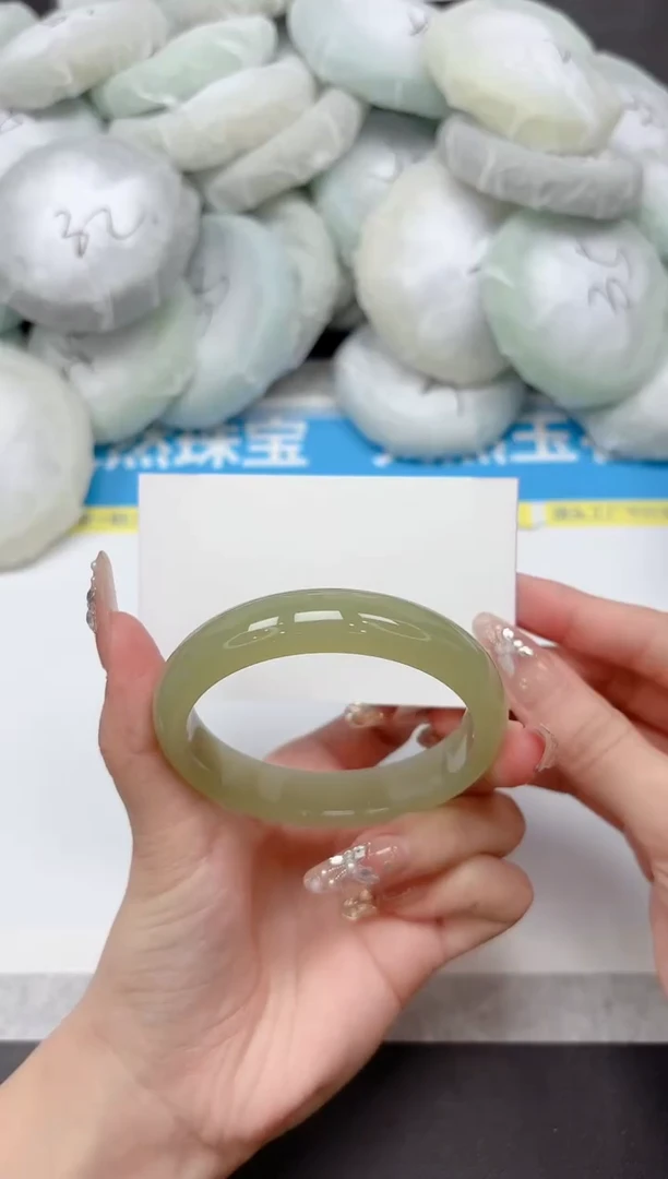 未镶嵌手镯石英质玉20-56.3