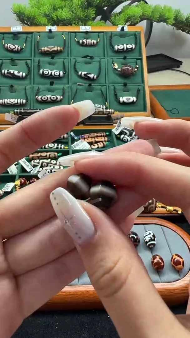 玛瑙/玉髓（覆膜）颈饰未镶嵌100.（微瑕随机发货）