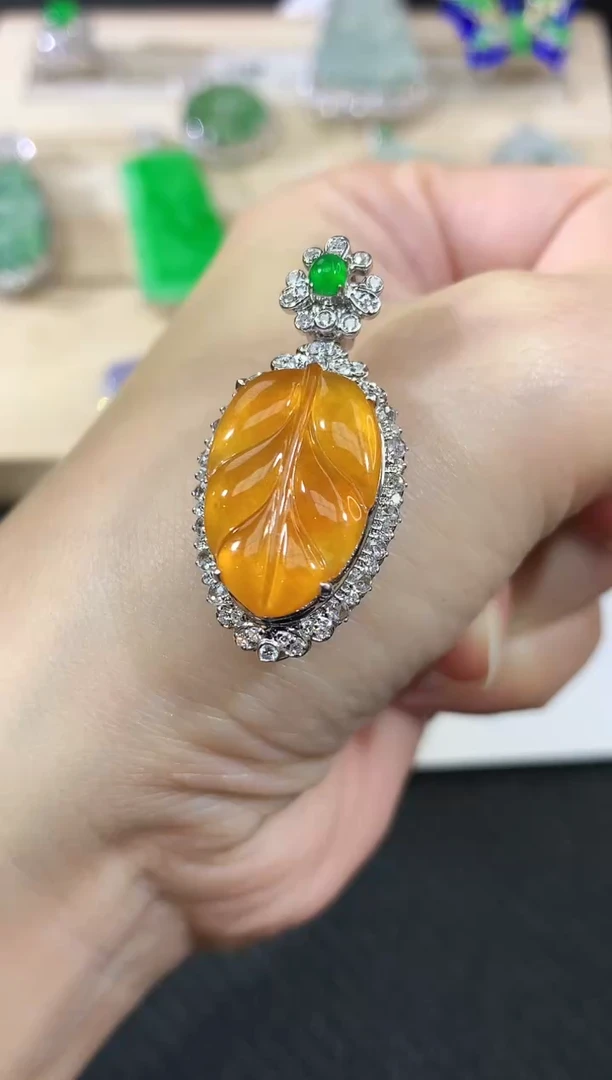 吊坠(不含链)18K金镶嵌翡翠193|23000