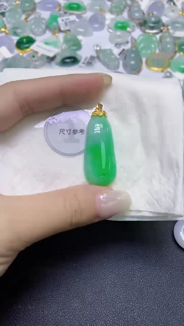 颈饰18K金镶嵌翡翠天然缅甸翡翠A货百元以上9元证书费自理