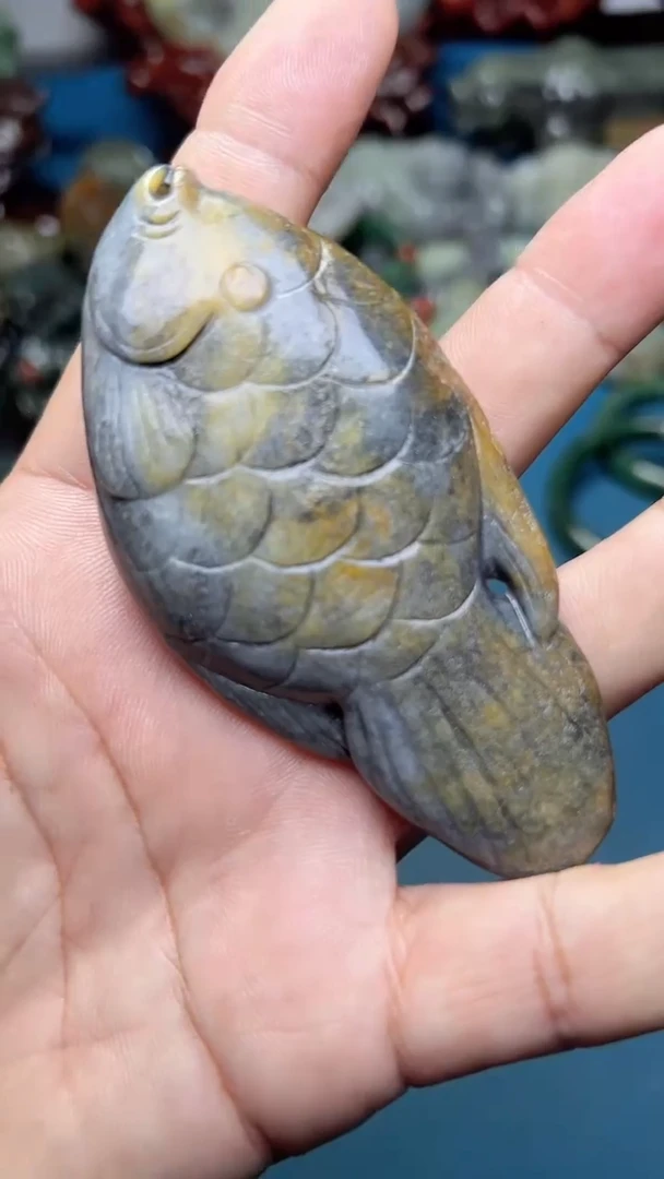 和田玉未镶嵌把件.