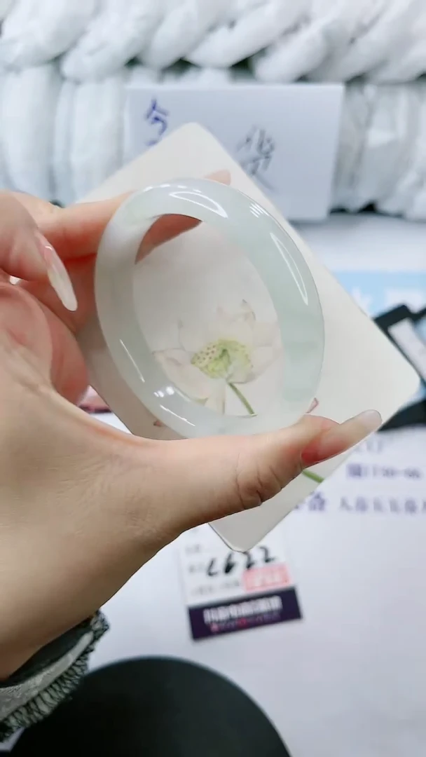 【闪购商品】石英质玉手镯未镶嵌多样性发货C622