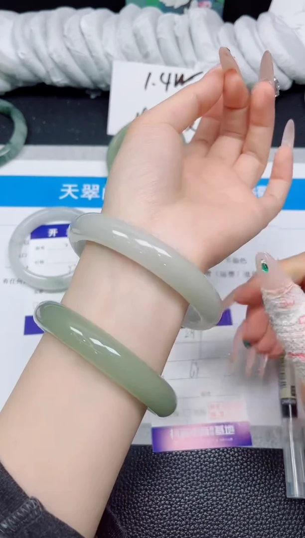 石英质玉手镯未镶嵌299-63