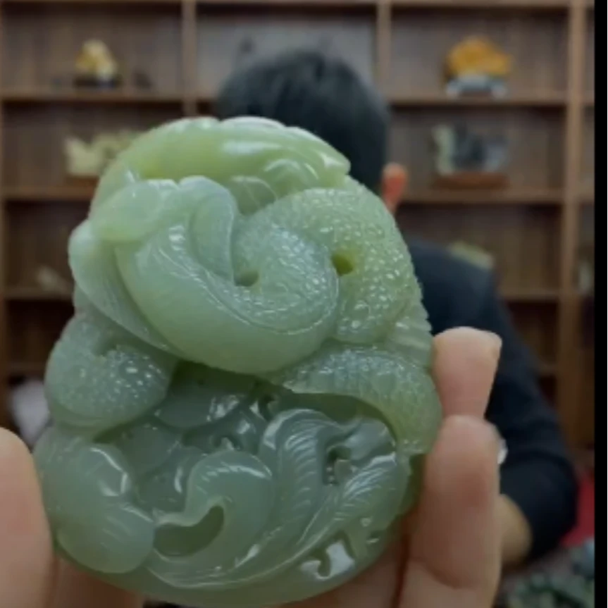 蛇年蛇手把件-精工打磨