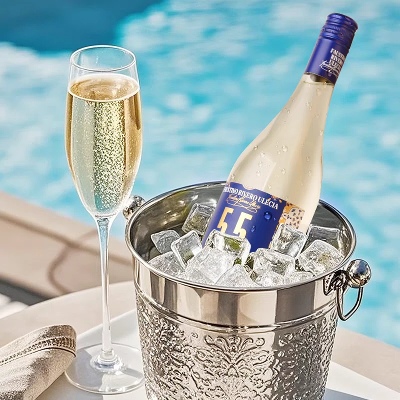 起泡香槟威士忌道具样板间酒柜装饰