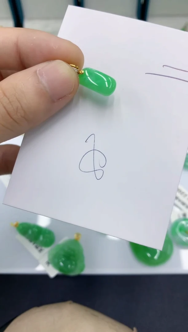 颈饰未镶嵌翡翠翡翠