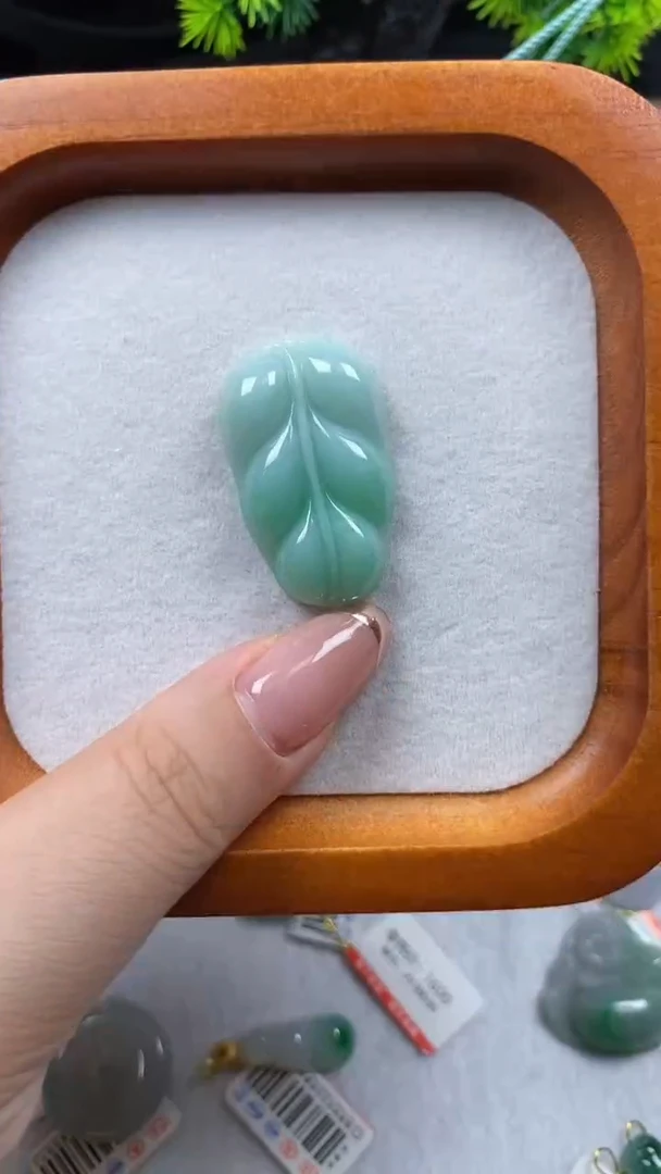 吊坠(不含链)未镶嵌翡翠天然A货翡翠