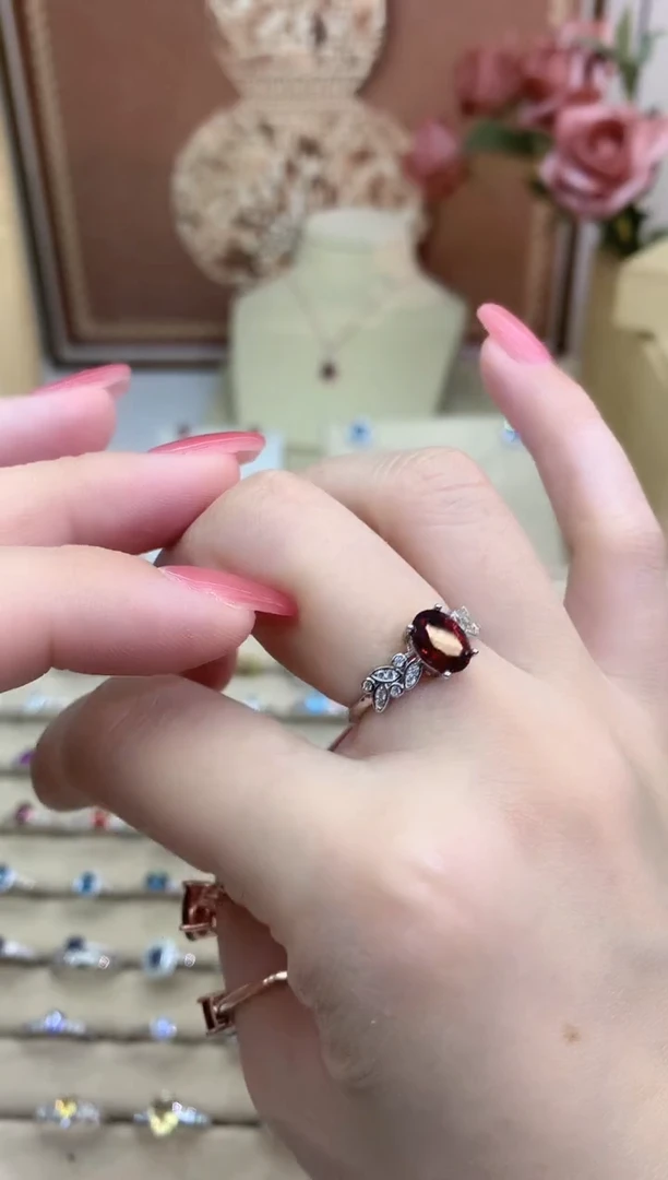 银S925镶嵌戒指石榴石蝶恋石榴石戒指