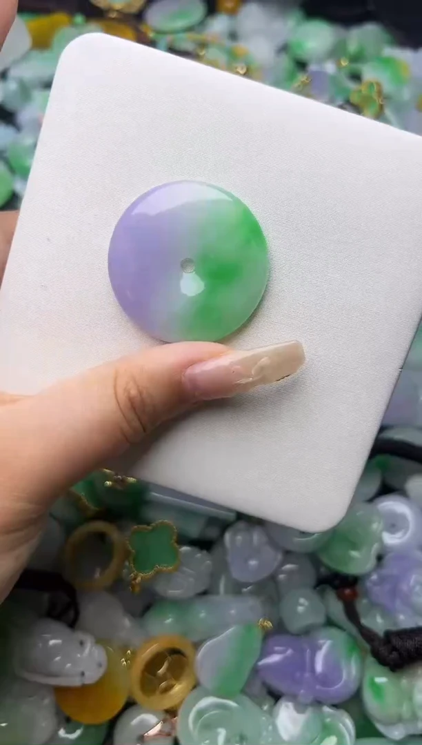 翡翠未镶嵌颈饰天然缅甸翡翠吊坠