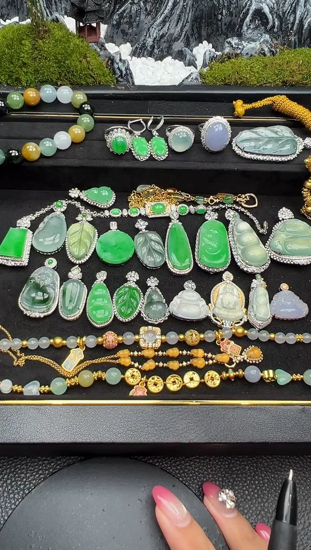 吊坠(不含链)18K金镶嵌翡翠勿拍