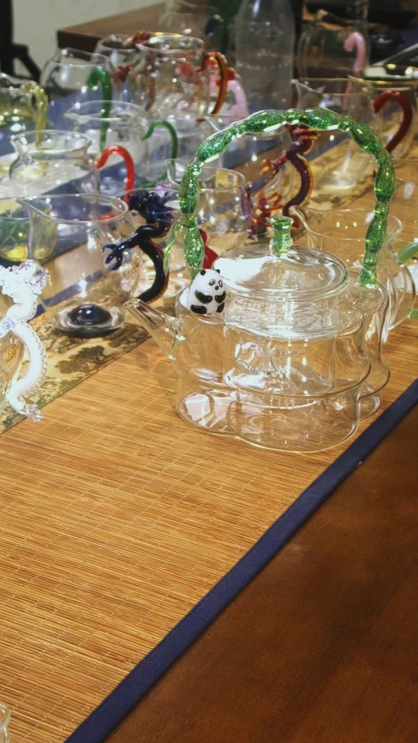 【闪购商品】熊有成竹提梁壶翠竹晶焱金标