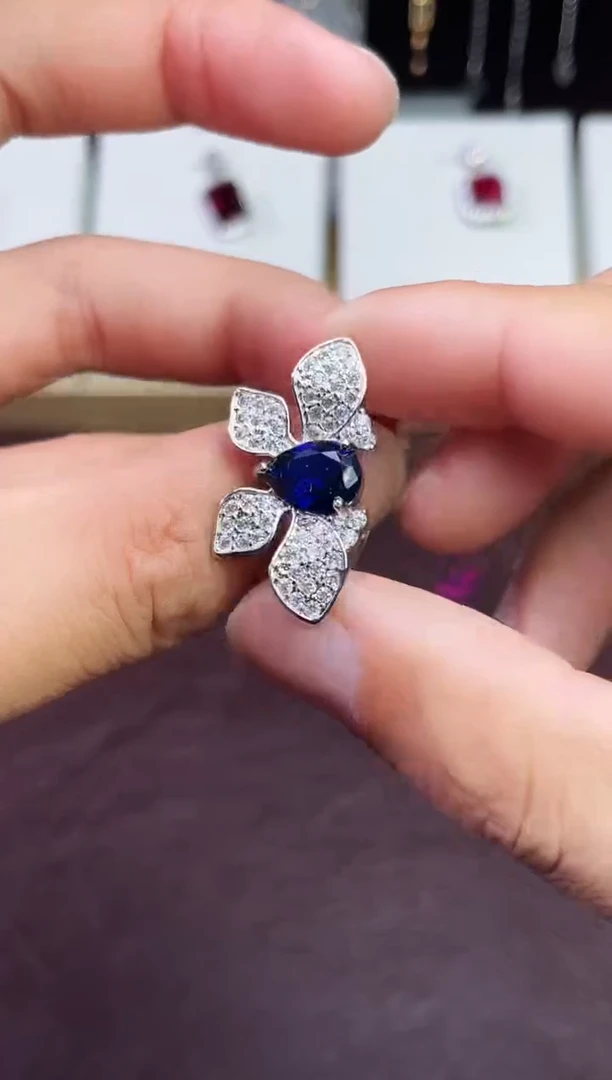 足铂镶嵌合成（培育）蓝宝石戒指/指环蓝宝戒指