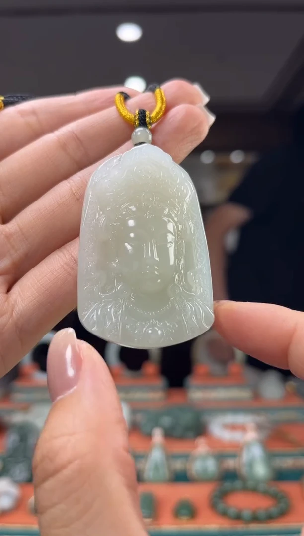 颈饰未镶嵌和田玉佩佩