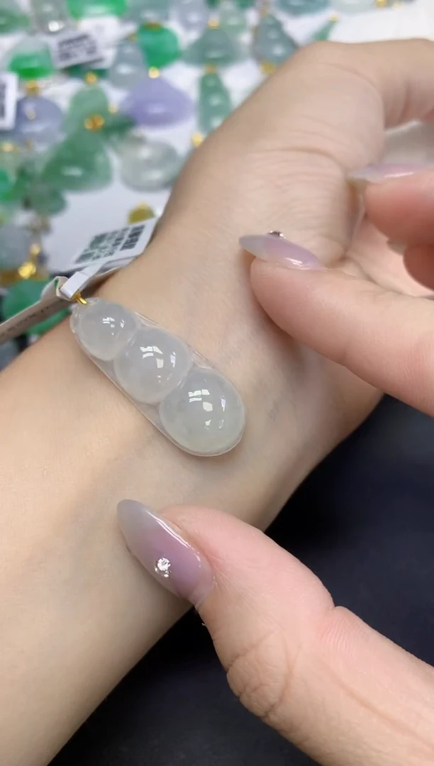 颈饰18K金镶嵌翡翠天然缅甸翡翠A货百元以上9元证书费自理