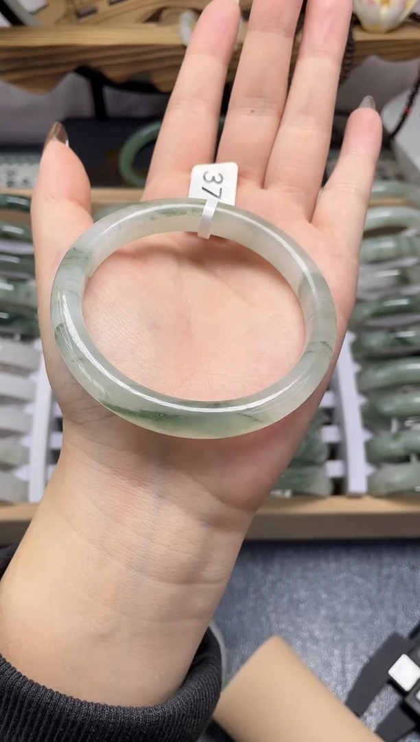 未镶嵌手镯石英质玉3748