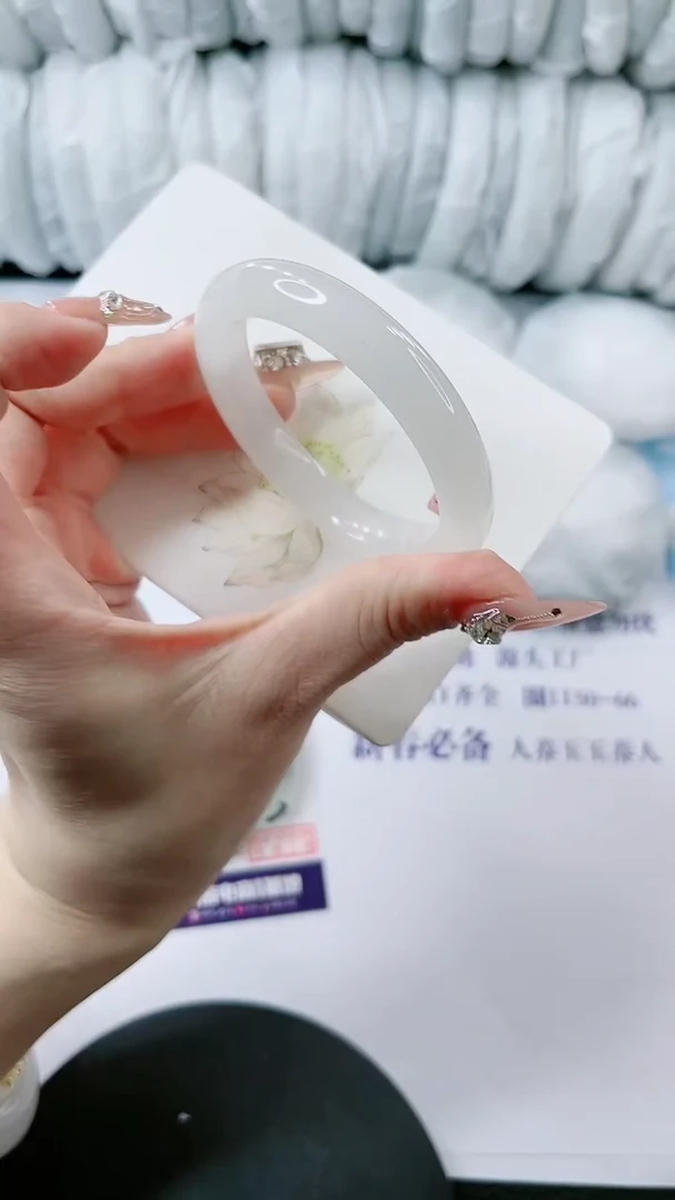 【闪购商品】石英质玉手镯未镶嵌多样性发货L147