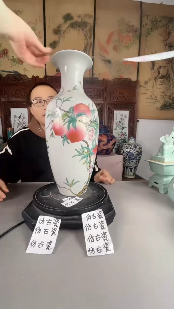 景德镇瓷粉彩寿桃摆件