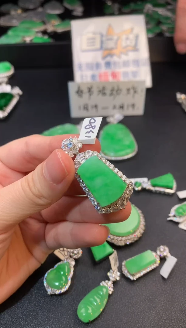 【闪购商品】翡翠颈饰银S925镶嵌翡翠