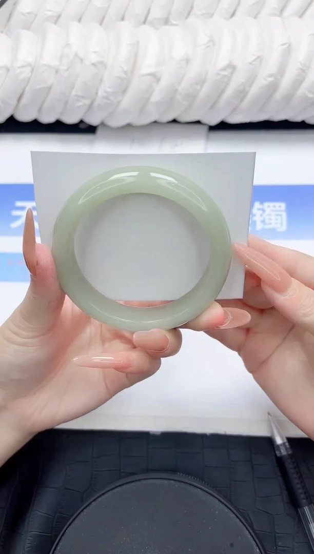 未镶嵌手镯石英质玉79-56