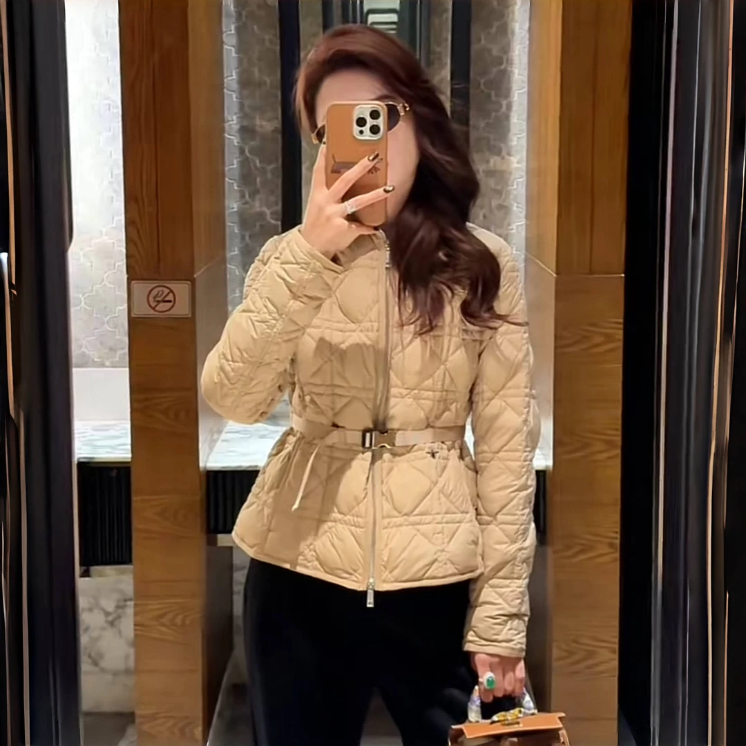 翻领菱格保暖鹅绒服1