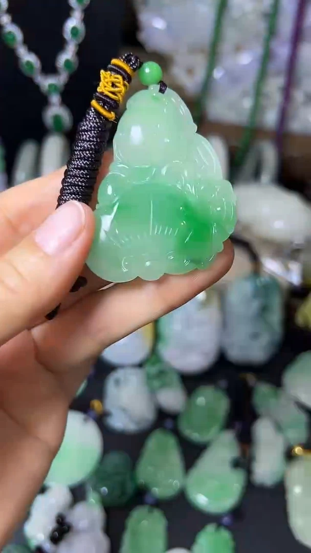 颈饰未镶嵌翡翠如意