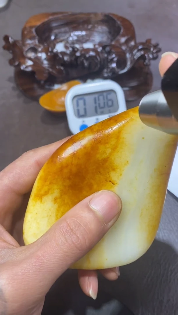 未镶嵌和田玉摆件攀*者和田玉