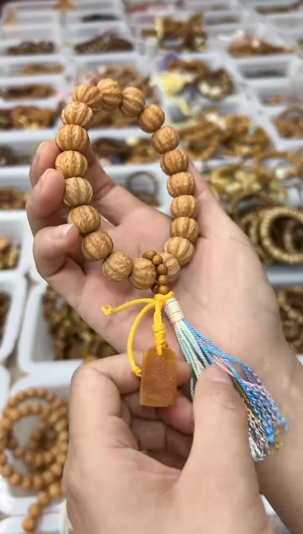 蜜蜡吊坠(赠链)未镶嵌无事牌diy猴头卡14mm左右 京八棱 手持
