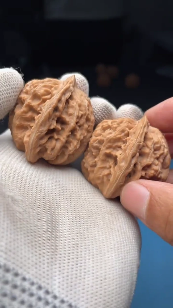 桃核把件A210  40   霞云岭