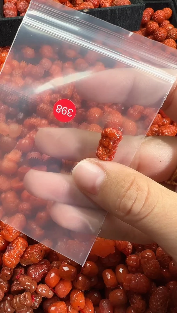 颈饰未镶嵌南红玛瑙1