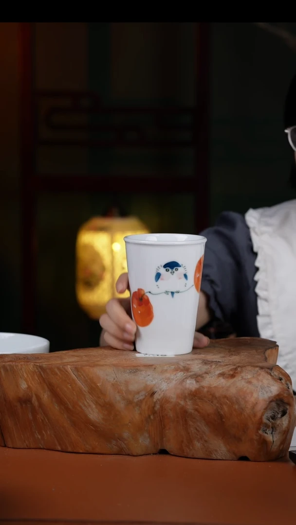 摆件景德镇高温釉中彩可乐杯直径8.5高12