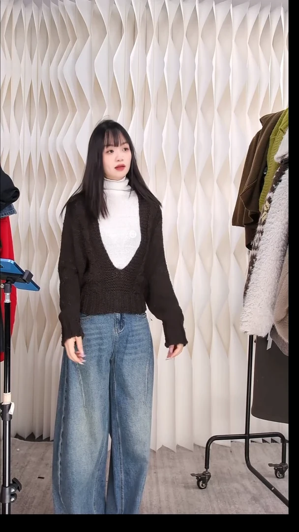 复古V领造型针织衫均码