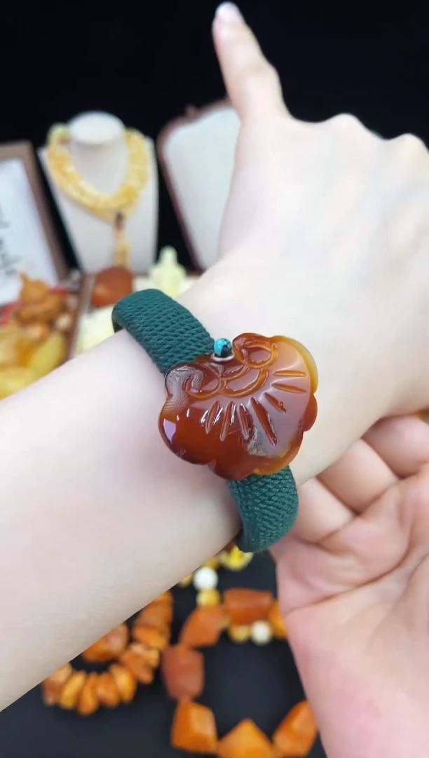 琥珀未镶嵌珠宝奇石柒月