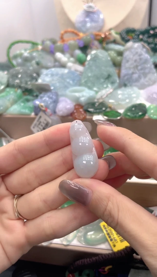 未镶嵌挂件翡翠043