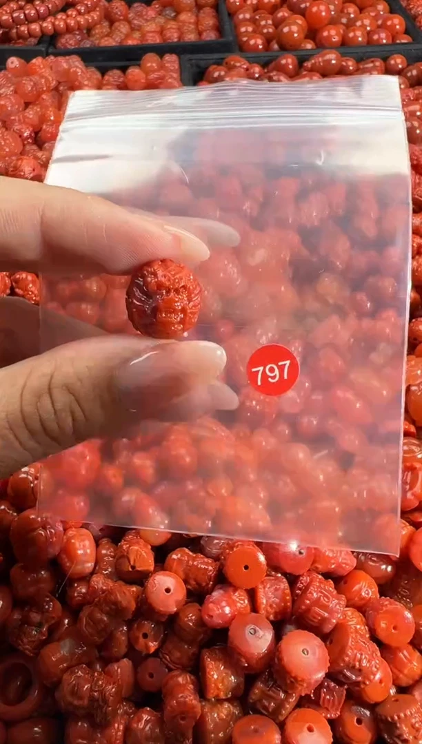 颈饰未镶嵌南红玛瑙1