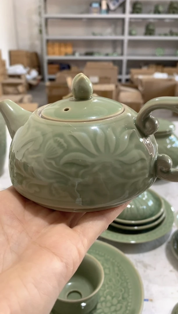 残次 莲纹半月茶壶 色差 XG001