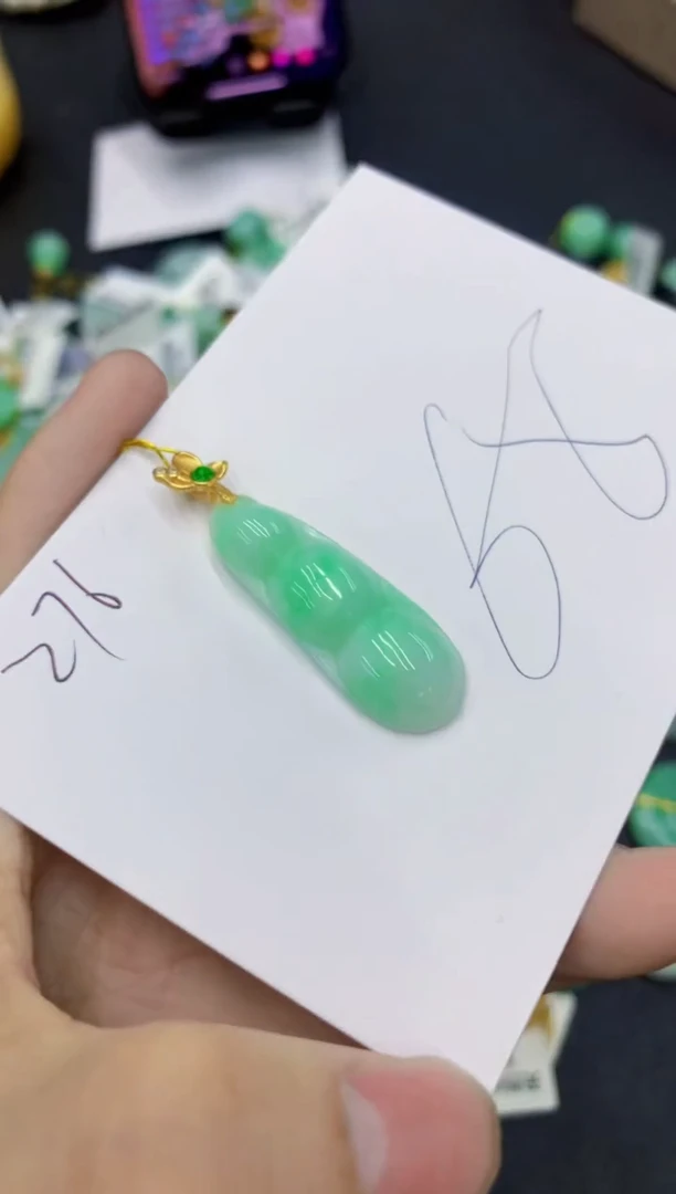 翡翠未镶嵌颈饰111111