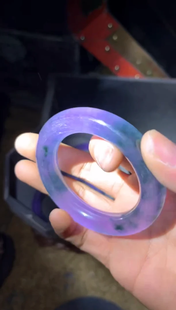 紫飘彩带棉絮一只.......