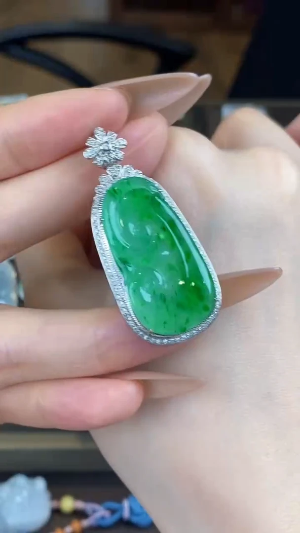 【闪购商品】翡翠吊坠(不含链)18K金镶嵌翡翠包镶如意