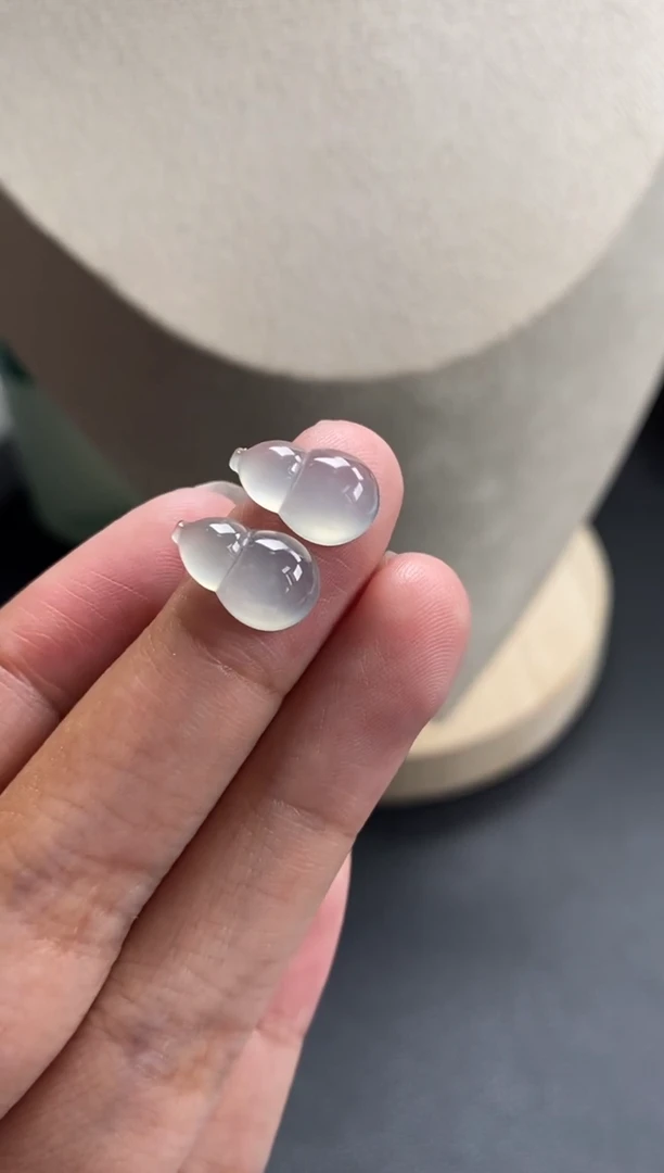 颈饰未镶嵌翡翠翡翠冰种葫芦一对