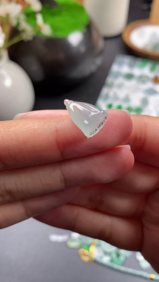 散珠翡翠冰种莲蓬